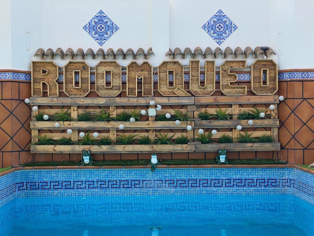 Roomqueo-Only Adults بارباتي المظهر الخارجي الصورة