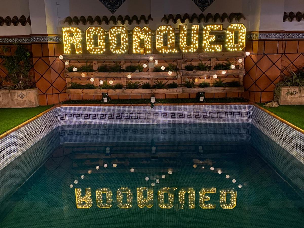 Roomqueo-Only Adults بارباتي المظهر الخارجي الصورة
